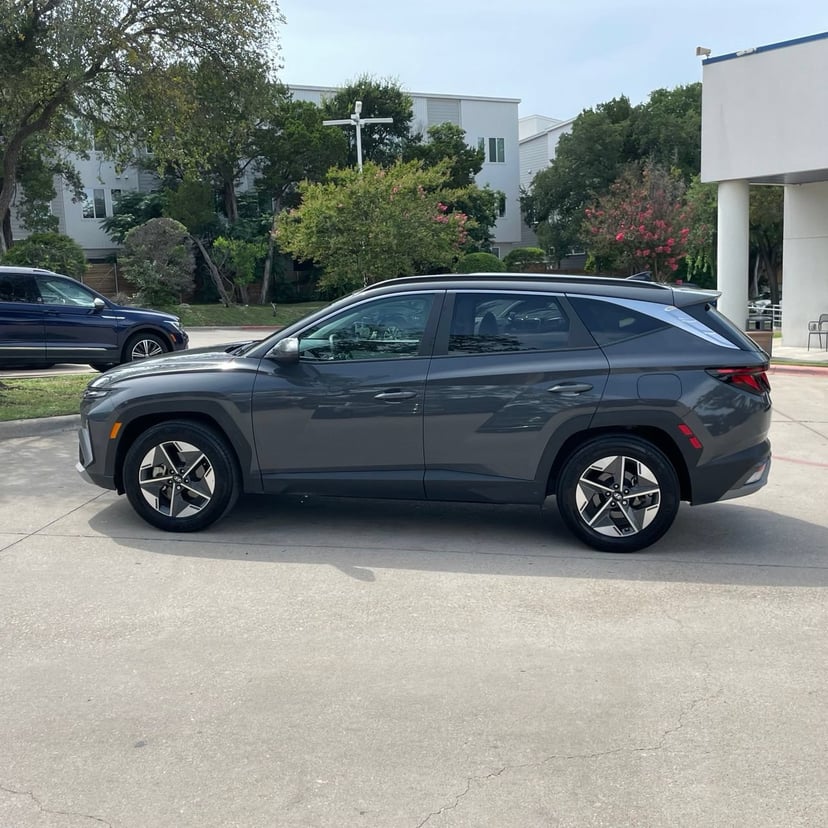 2025 Hyundai Tucson - Image 3