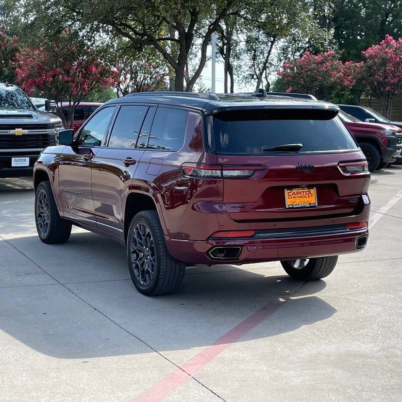 2025 Jeep Grand Cherokee L - Image 4