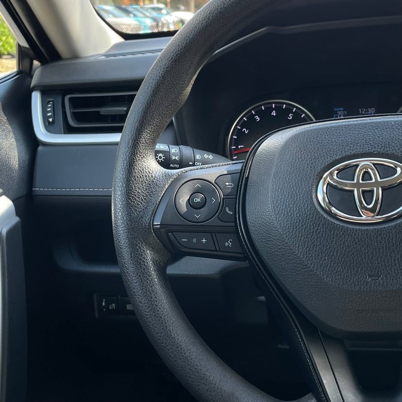 2021 Toyota RAV4 - Image 13