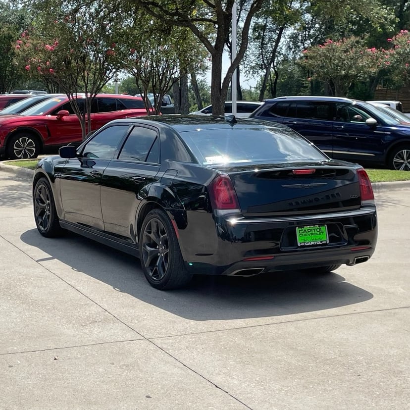 2021 Chrysler 300 - Image 3