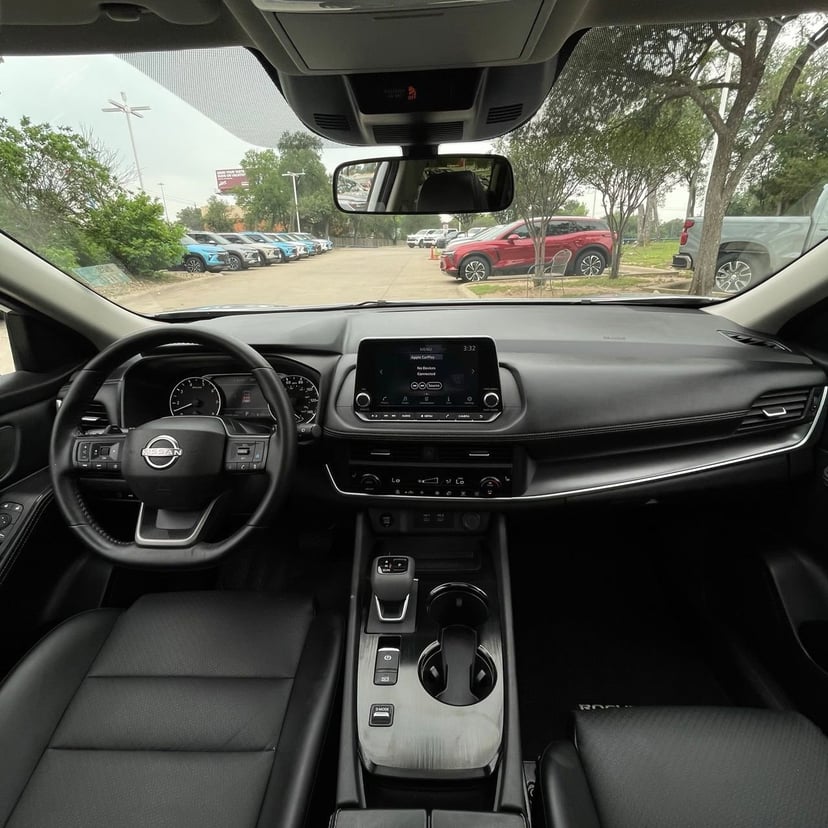 2025 Nissan Rogue - Image 10