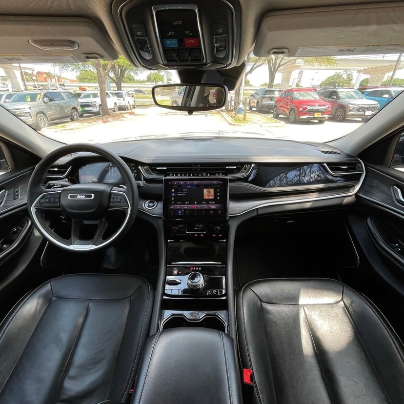 2022 Jeep Grand Cherokee 4xe - Image 11