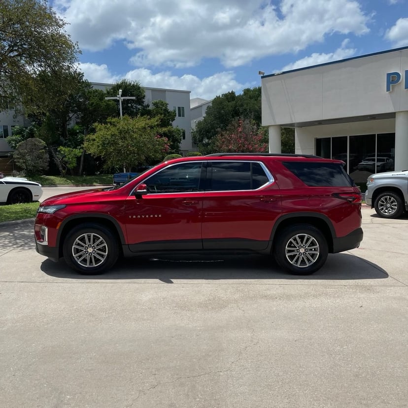 2023 Chevrolet Traverse - Image 3