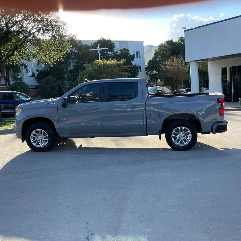 2025 Chevrolet Silverado 1500 - Image 3