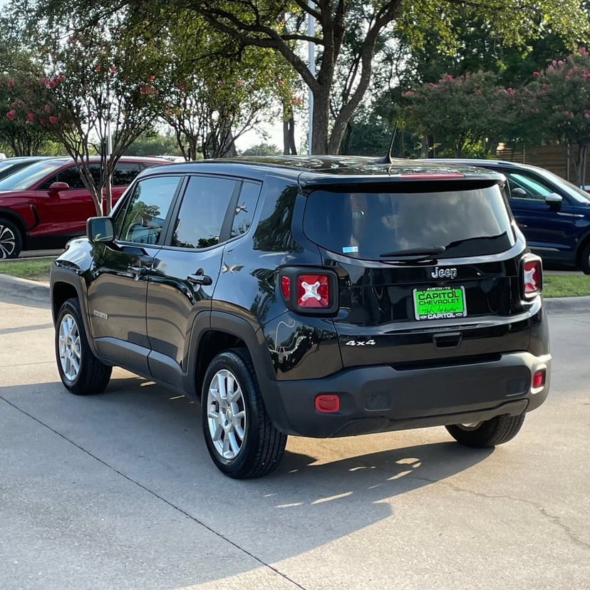 2023 Jeep Renegade - Image 4