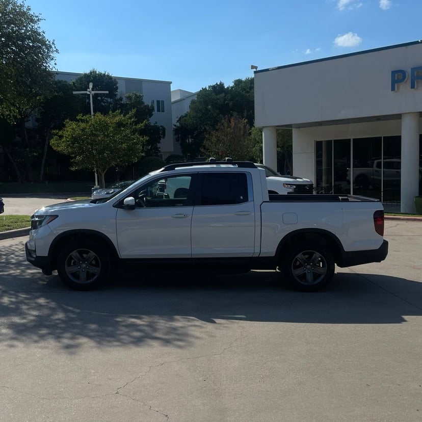 2023 Honda Ridgeline - Image 3