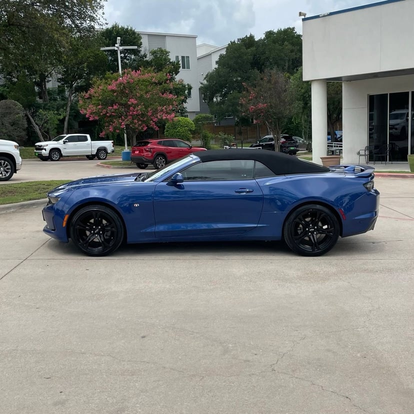 2023 Chevrolet Camaro - Image 3