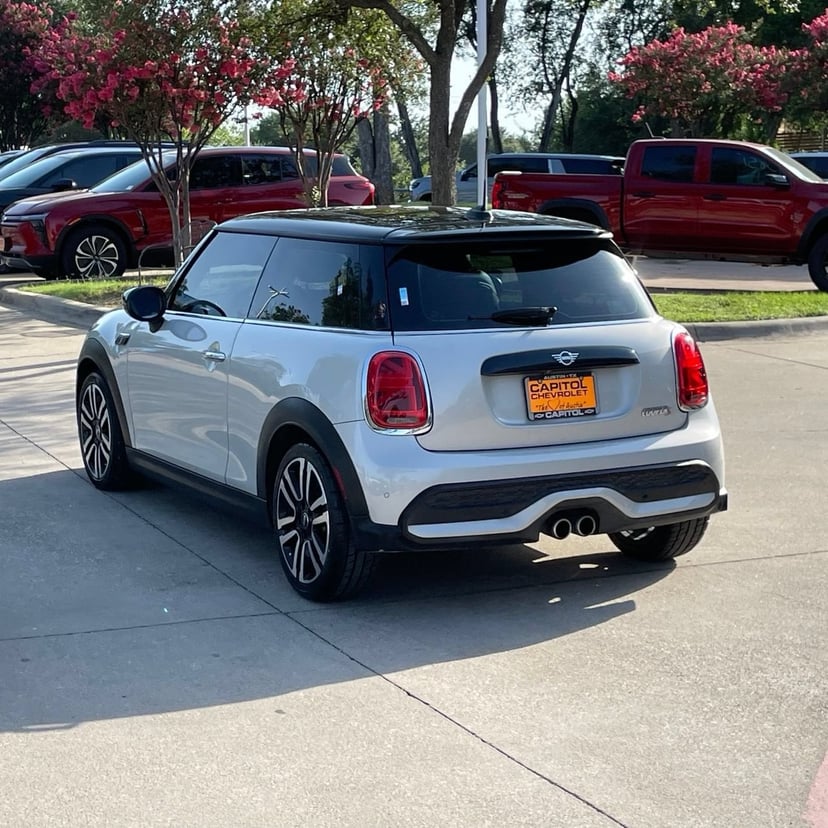 2023 MINI Hardtop - Image 4