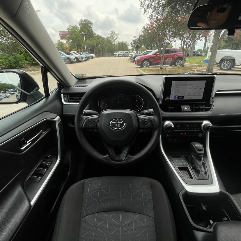 2024 Toyota RAV4 - Image 12