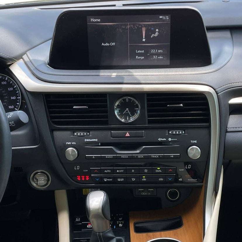 2022 LEXUS RX - Image 18