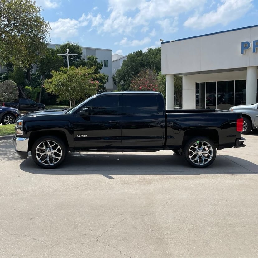 2018 Chevrolet Silverado 1500 - Image 2