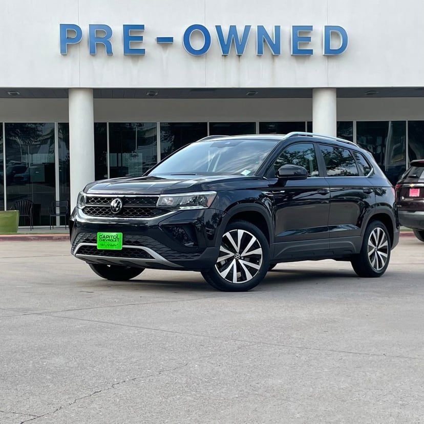 2024 Volkswagen Taos - Image 2