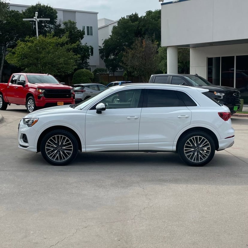 2022 Audi Q3 - Image 3