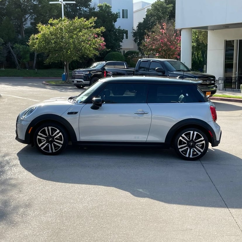 2023 MINI Hardtop - Image 3