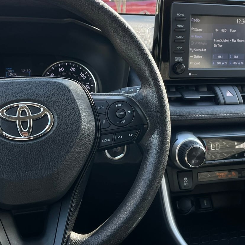 2021 Toyota RAV4 - Image 14