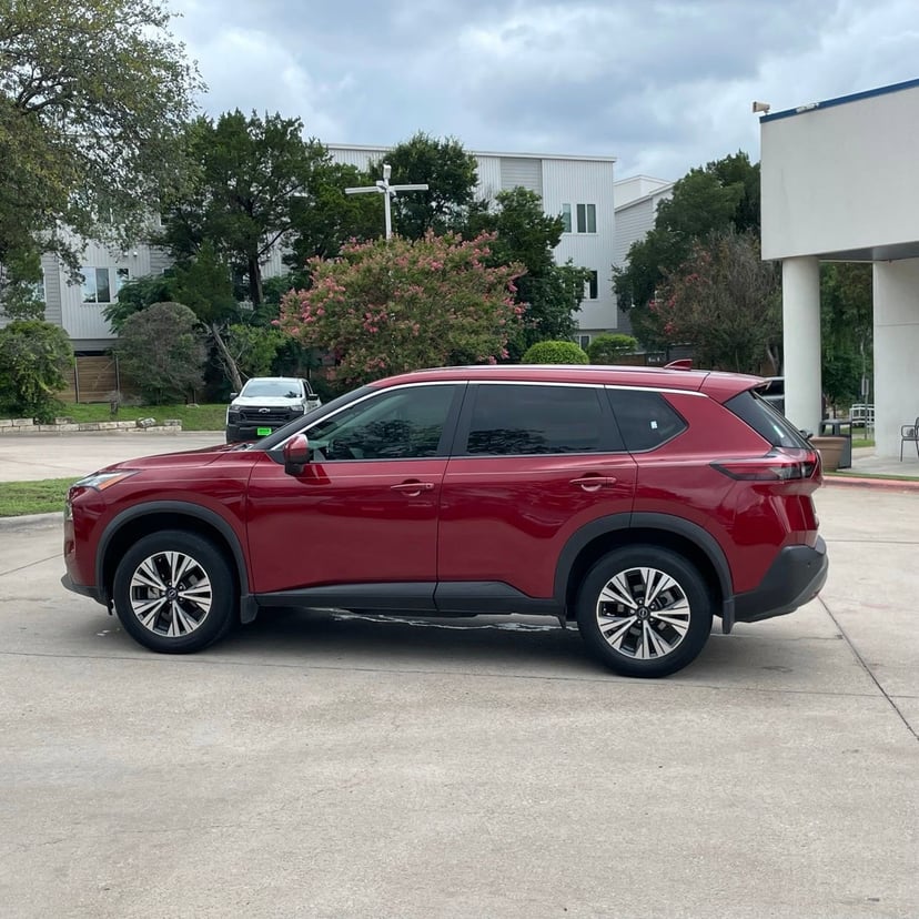 2023 Nissan Rogue - Image 3