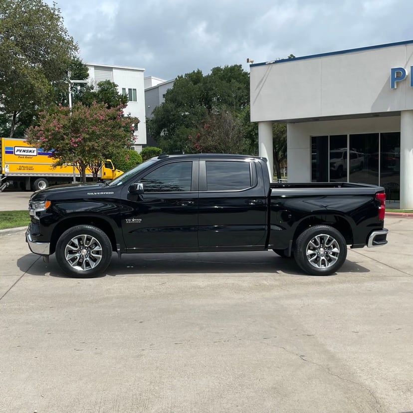 2026 Chevrolet Silverado 1500 - Image 2