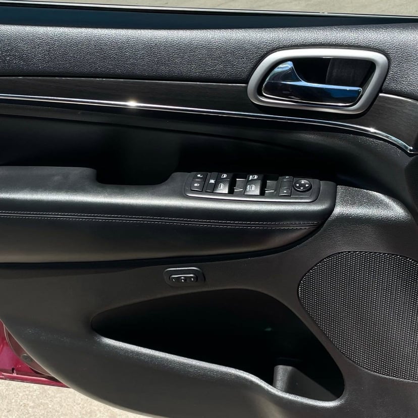 2018 Jeep Grand Cherokee - Image 21