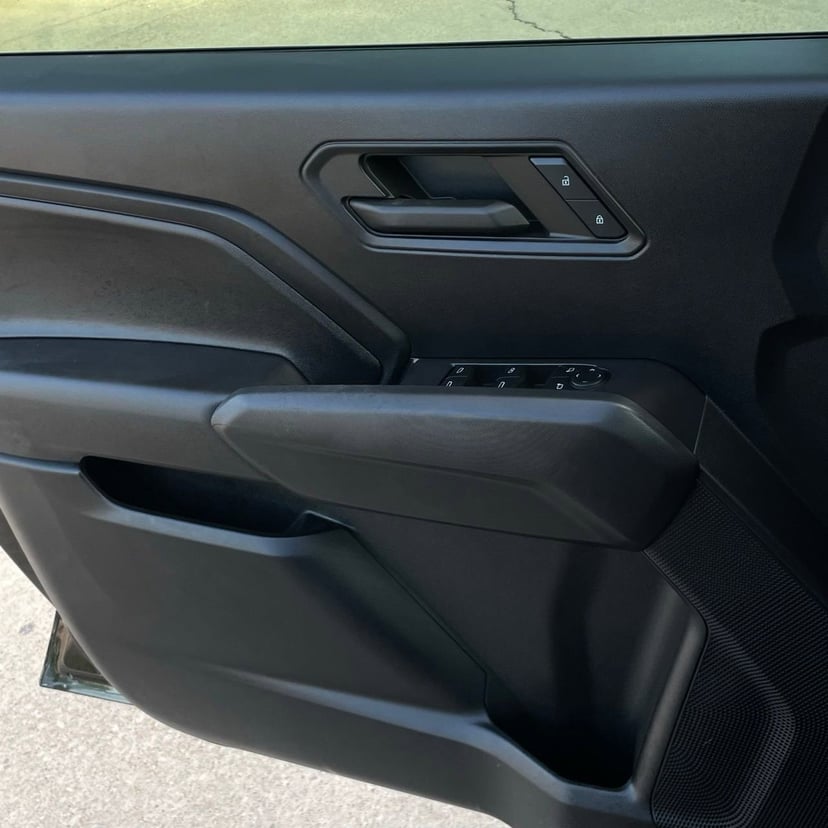 2023 Chevrolet Colorado - Image 21
