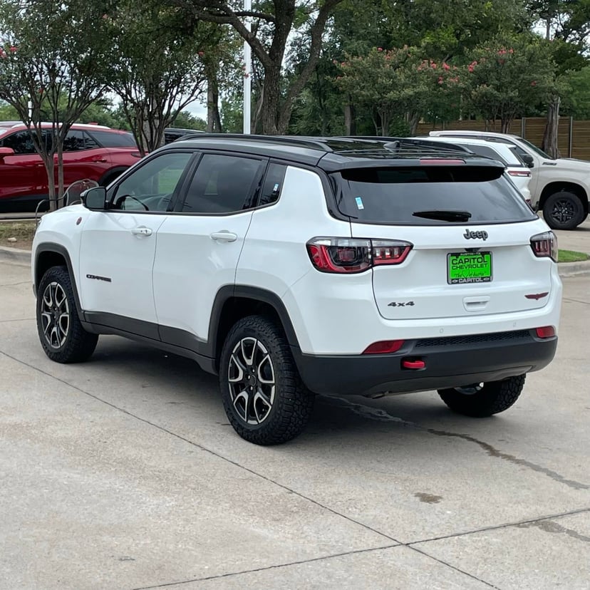 2025 Jeep Compass - Image 4