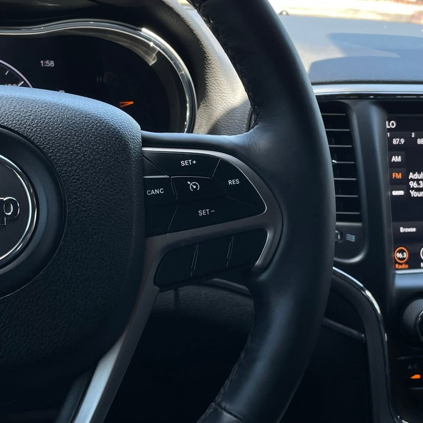 2018 Jeep Grand Cherokee - Image 15
