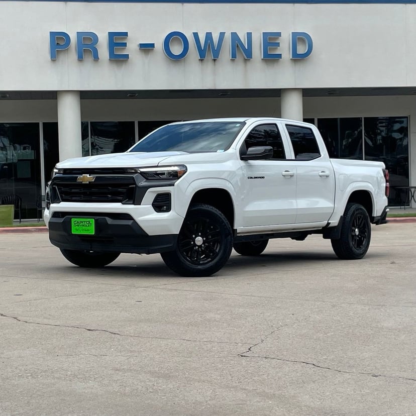 2025 Chevrolet Colorado - Image 2