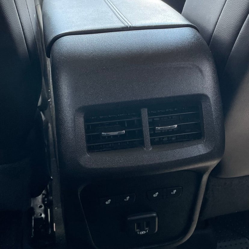 2022 Chevrolet Equinox - Image 24