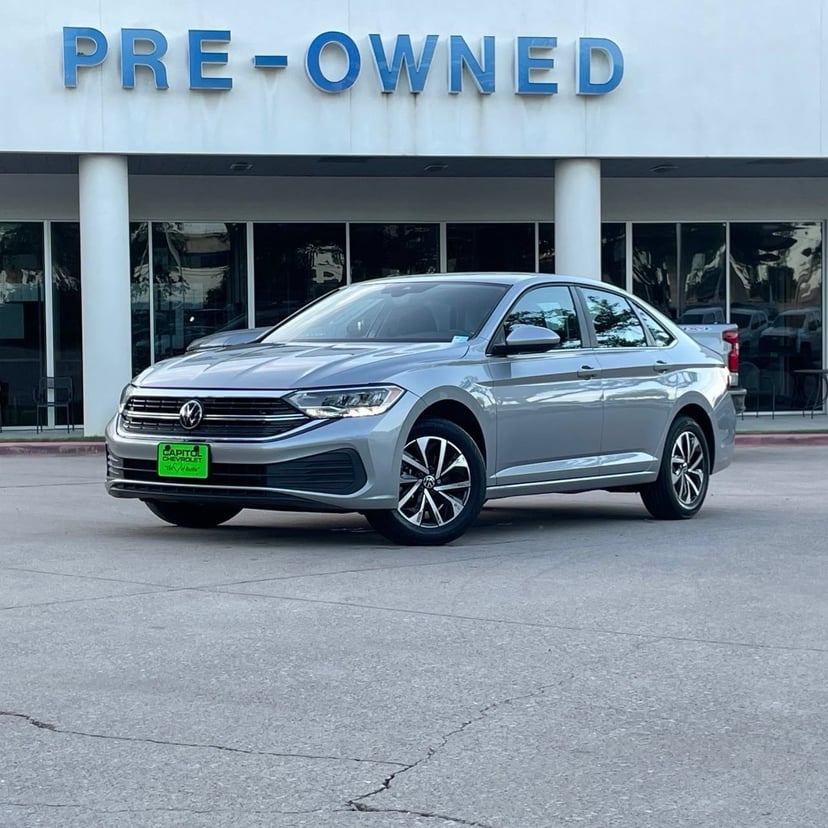 2024 Volkswagen Jetta - Image 2