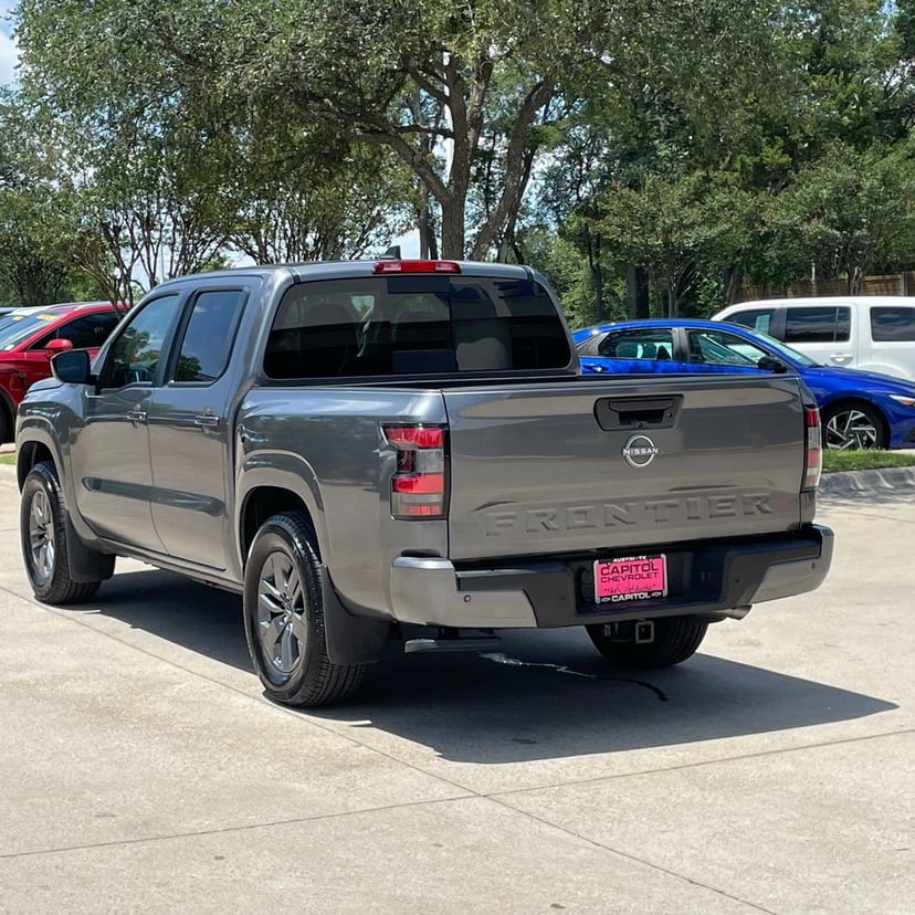 2025 Nissan Frontier - Image 4