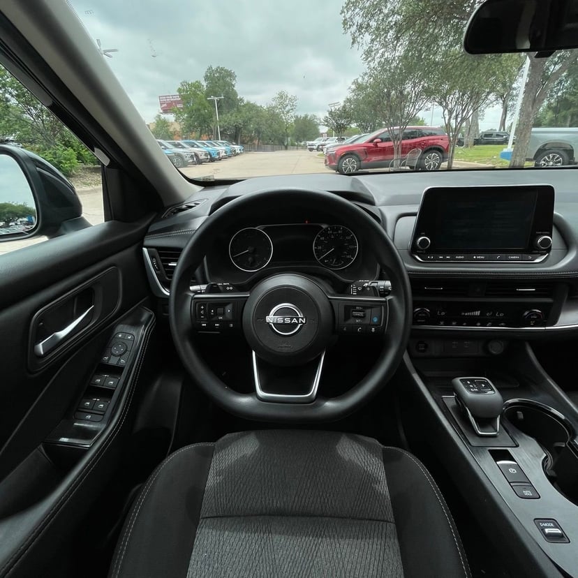 2024 Nissan Rogue - Image 12