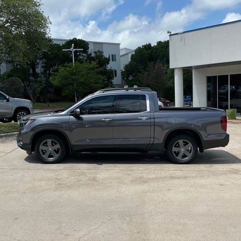 2023 Honda Ridgeline - Image 3
