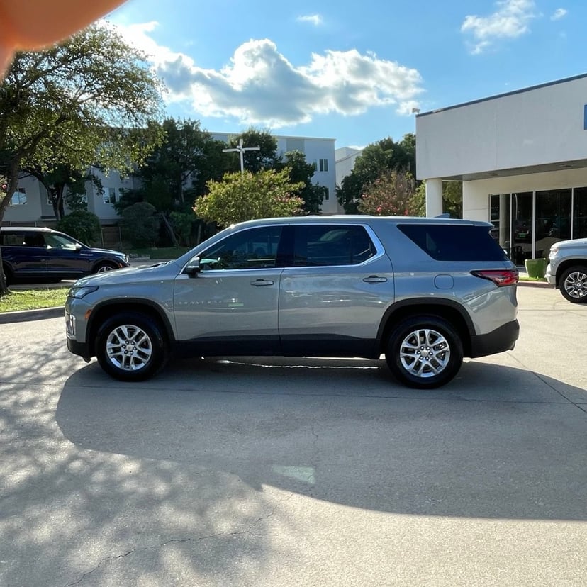 2023 Chevrolet Traverse - Image 3