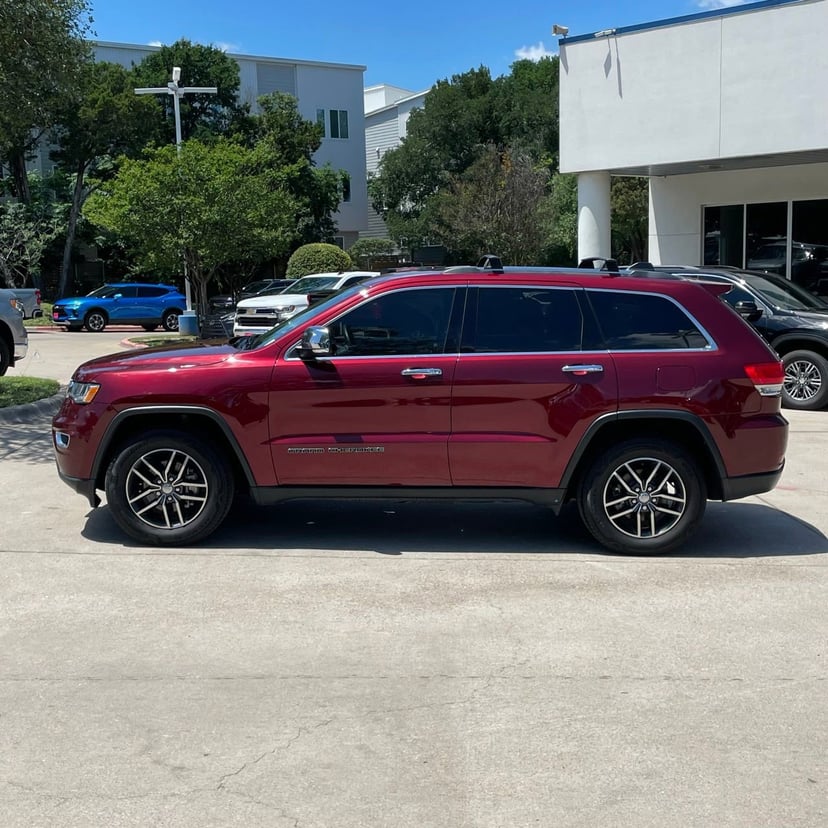 2018 Jeep Grand Cherokee - Image 3