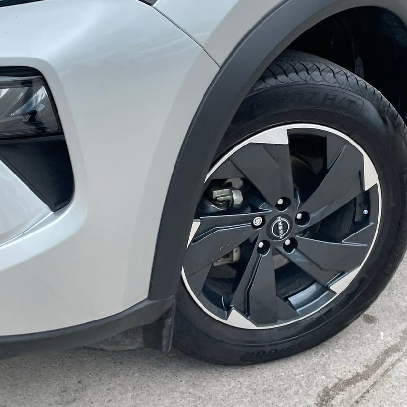 2025 Nissan Rogue - Image 8