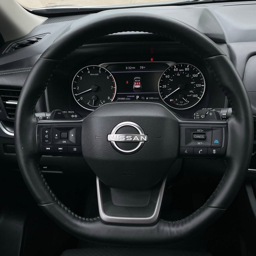 2025 Nissan Rogue - Image 12