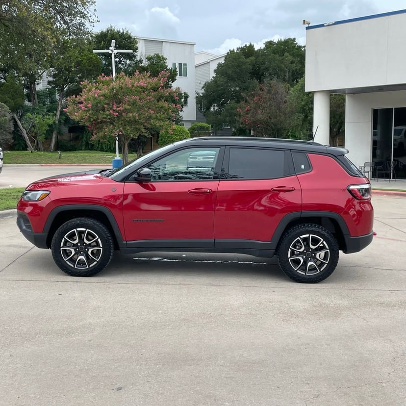 2025 Jeep Compass - Image 1