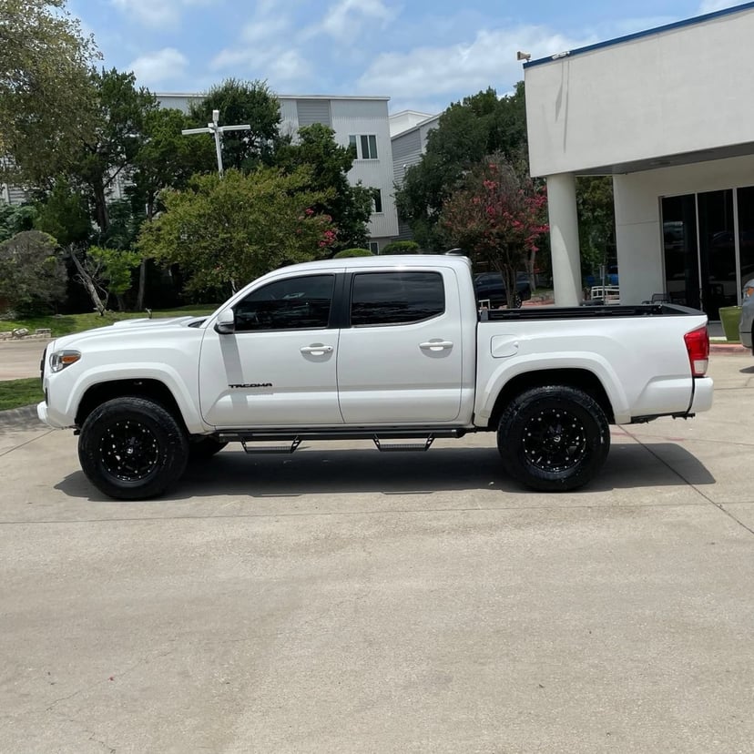 2017 Toyota Tacoma - Image 2