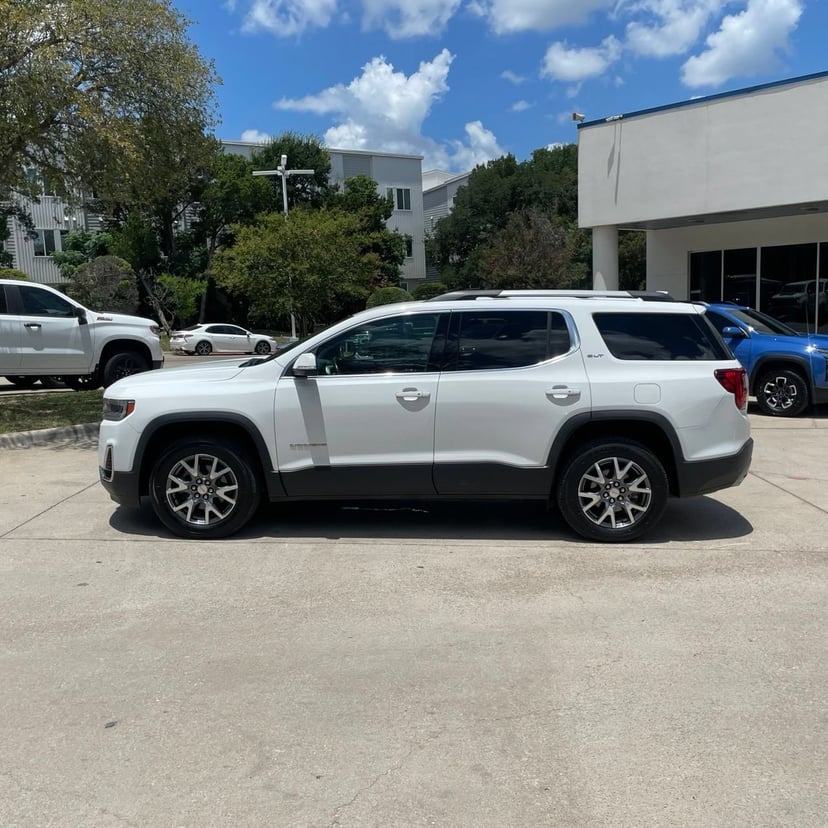 2023 GMC Acadia - Image 1