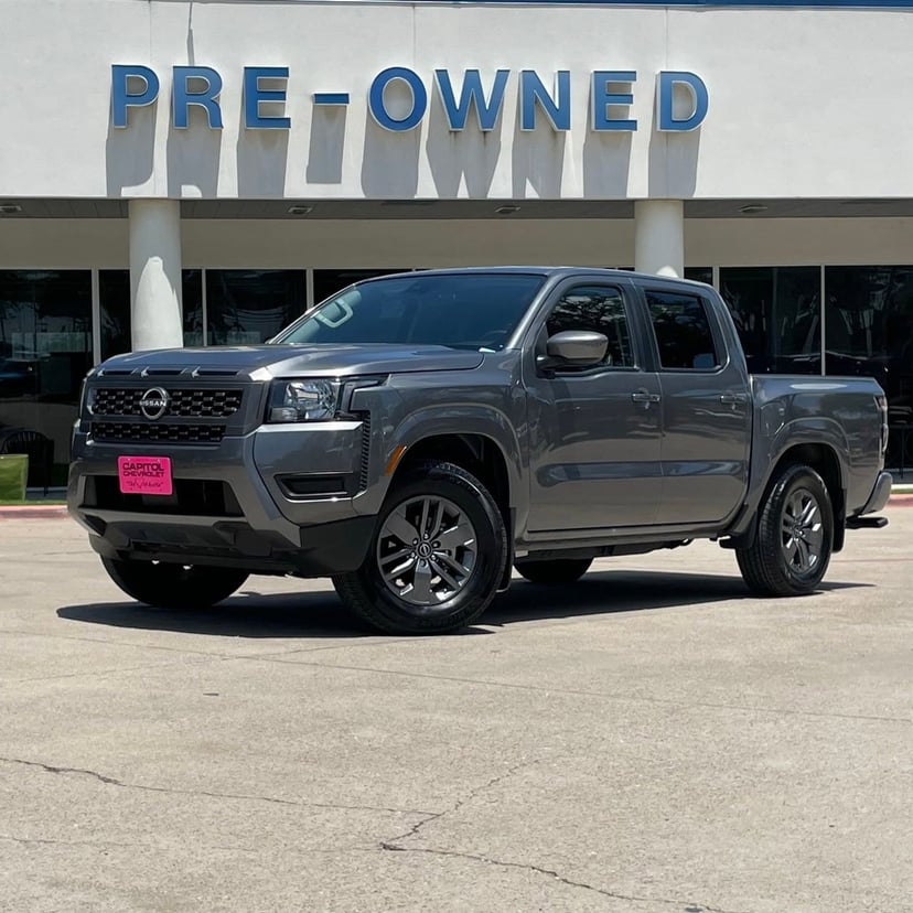 2025 Nissan Frontier - Image 2