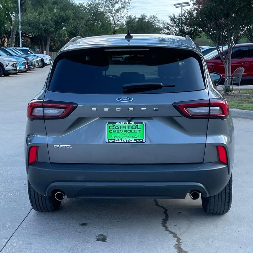 2025 Ford Escape - Image 5