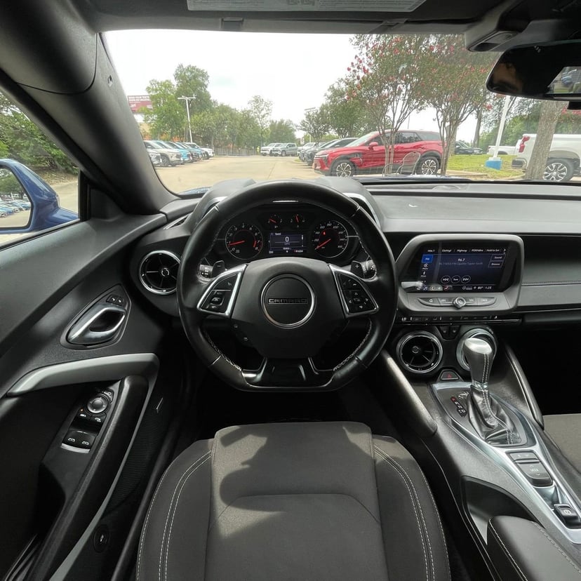 2023 Chevrolet Camaro - Image 11