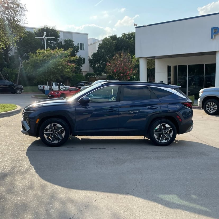 2025 Hyundai Tucson - Image 3