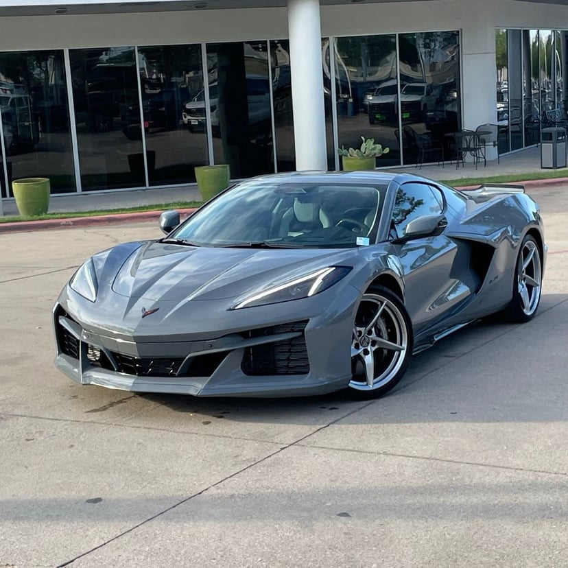 2024 Chevrolet Corvette E-Ray - Image 9