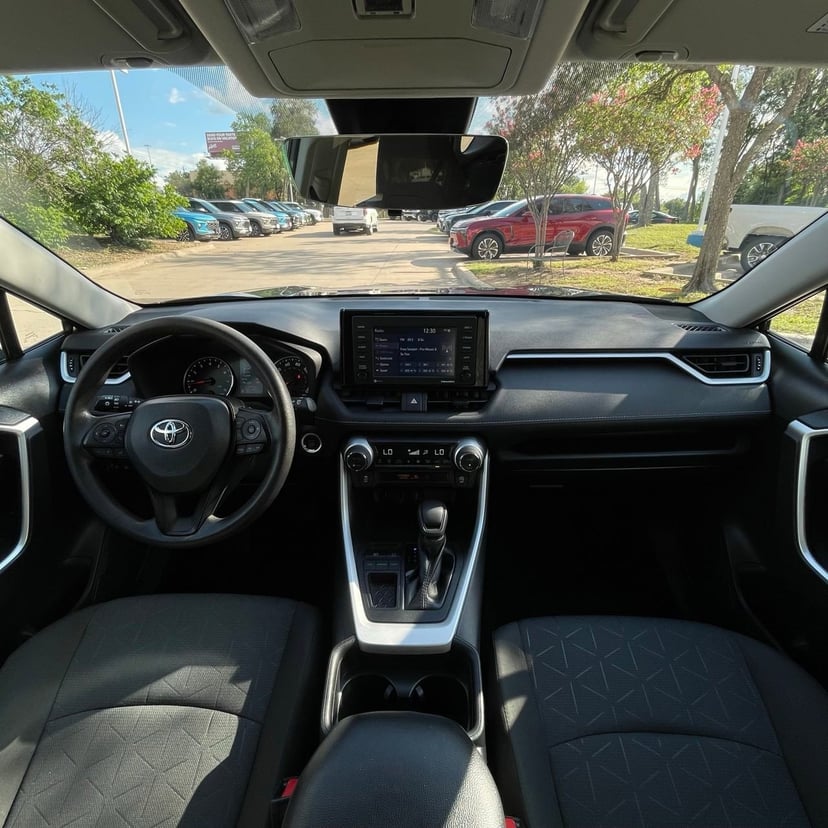 2021 Toyota RAV4 - Image 10