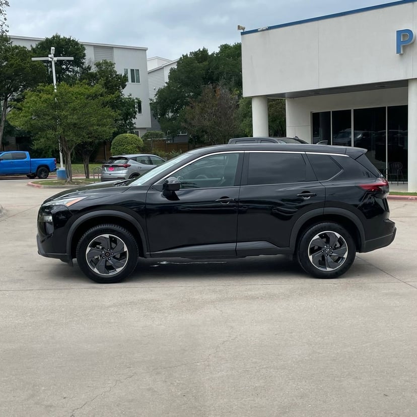 2024 Nissan Rogue - Image 3