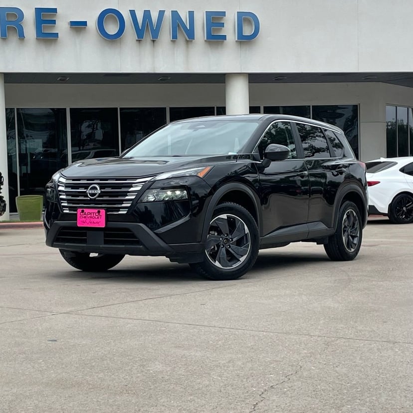 2024 Nissan Rogue - Image 2
