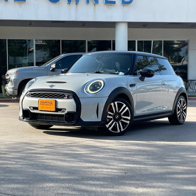 2023 MINI Hardtop - Image 2