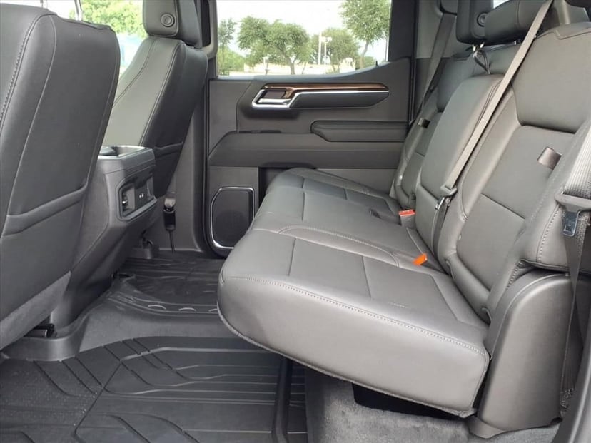 2026 Chevrolet Silverado 1500 - Image 9