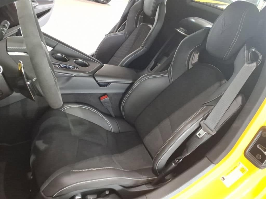 2026 Chevrolet Corvette Stingray - Image 14
