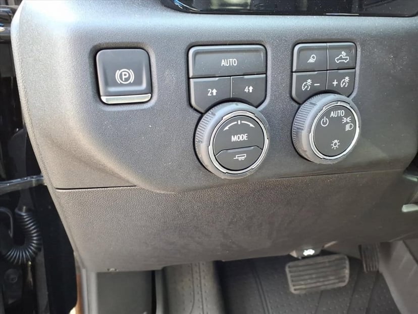 2026 Chevrolet Silverado 1500 - Image 11